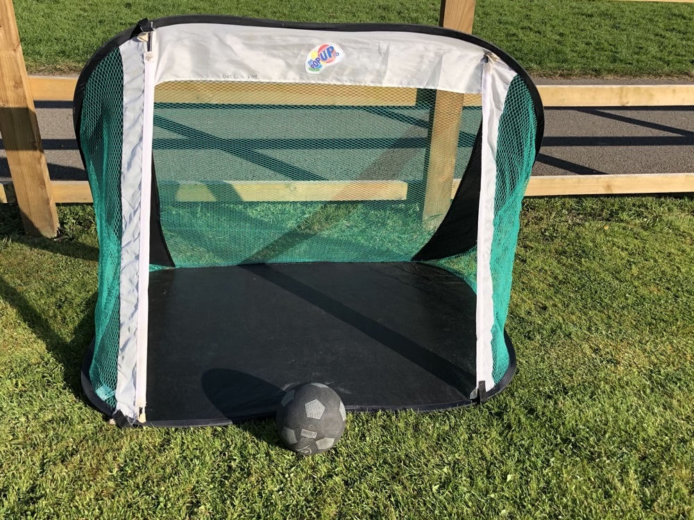 Pop Up Goal & Sponge Ball