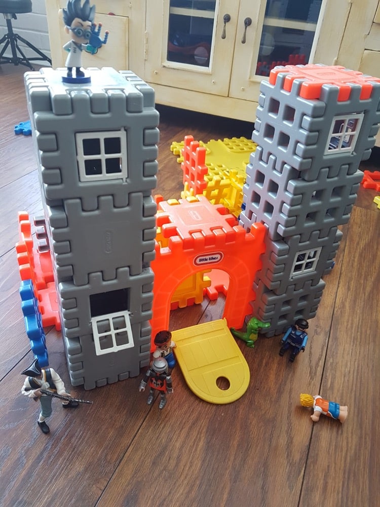 "Vintage" Waffle Construction Castle