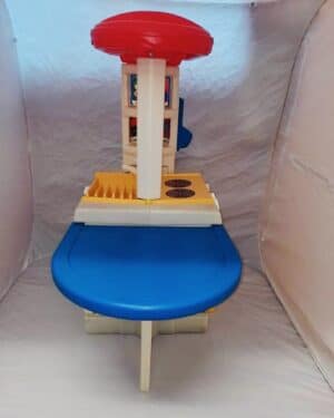 Play Kitchen (Little Tikes) & Accessories - Image 4