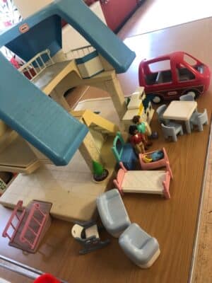 Little Tikes Dolls House  & Accessories Vintage Blue Roof Collection - 1