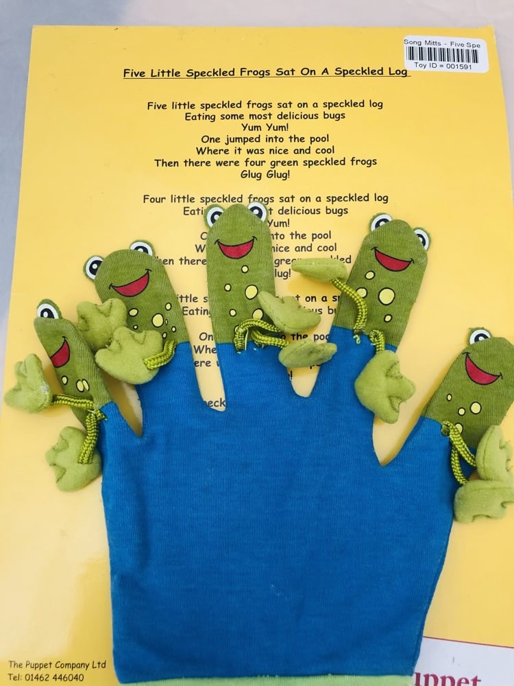 Five Little Speckled Frogs - Favourite Song Mitts
