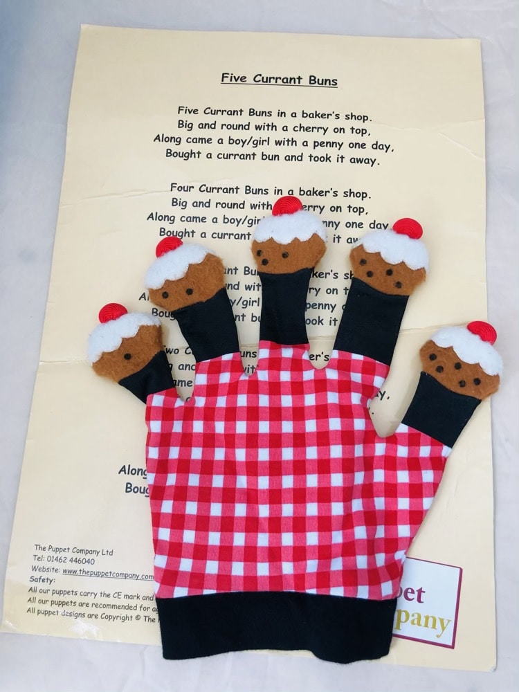 Five Currant Buns - Favourite Song Mitts